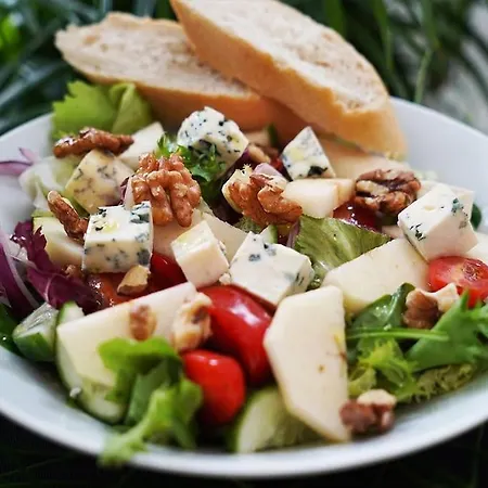 Domy W Ogrodzie - Riverfront Cabins Tatil Evi