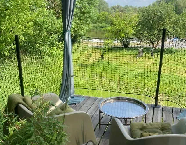 W Ogrodzie - Riverfront