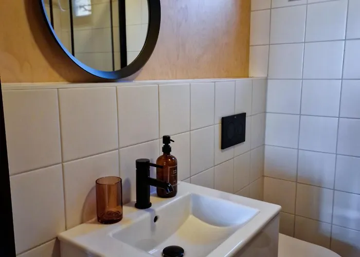 W Ogrodzie - Riverfront Ferienhaus *