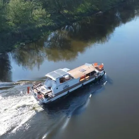 Domy W Ogrodzie - Riverfront Cabins *