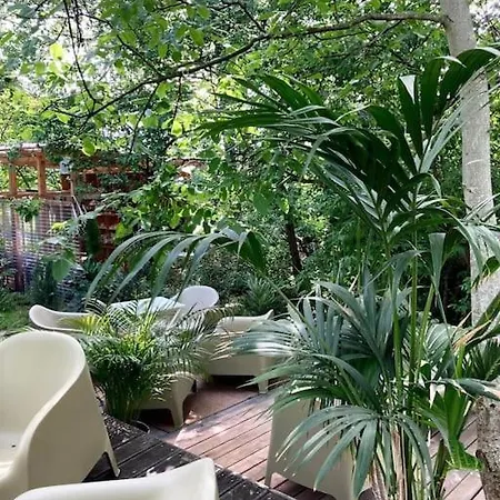 Villa Riverfront In The Garden