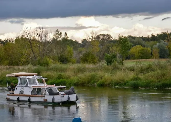 W Ogrodzie - Riverfront بيت للعطل