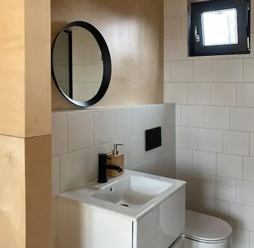 W Ogrodzie - Riverfront بوزنان