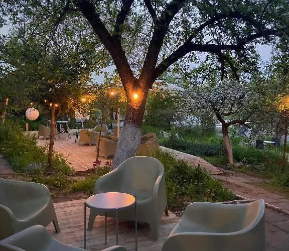 W Ogrodzie - Riverfront بوزنان