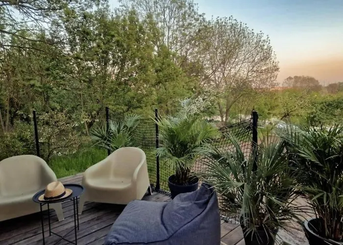 W Ogrodzie - Riverfront * بوزنان