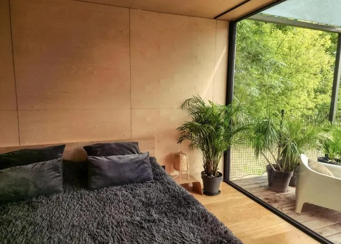 W Ogrodzie - Riverfront * بوزنان