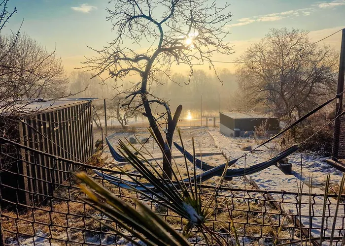 W Ogrodzie - Riverfront Сasa de vacaciones *