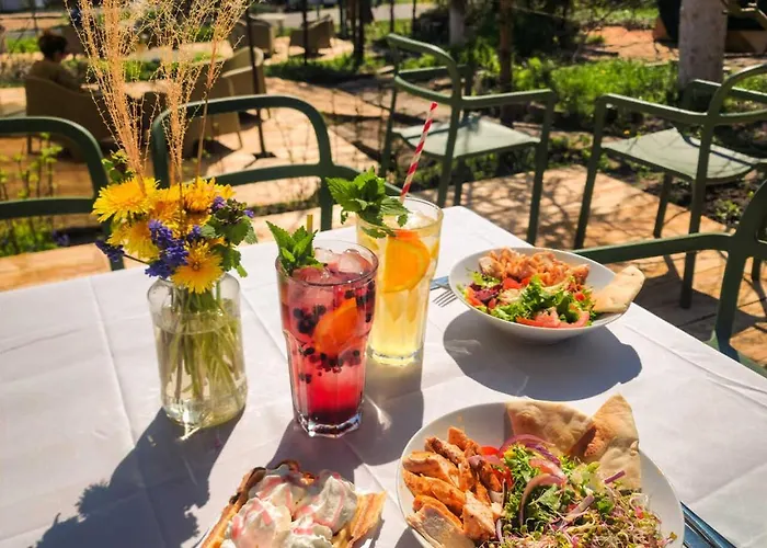 W Ogrodzie - Riverfront Сasa de vacaciones *