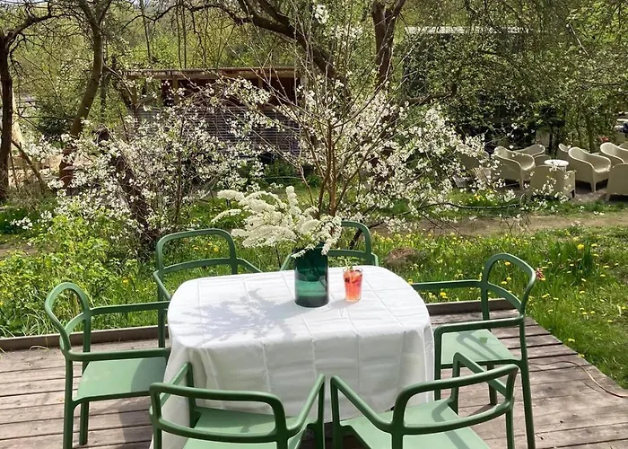 W Ogrodzie - Riverfront Сasa de vacaciones *